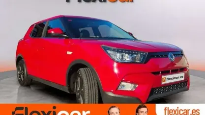Usado SsangYong Tivoli 128 CV (94 kW) 2017 Rojo SUV
