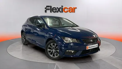 Usado Seat Leon Style 115 CV (84 kW) 2019 Amarillo Berlina