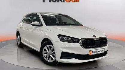 Usado Skoda Fabia Style 110 CV (80 kW) 2022 Blanco Utilitario