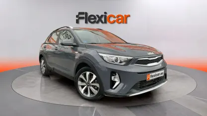 Usado Kia Stonic 101 HP (74 kW) 2021 Cinzento SUV