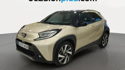 Używany Toyota Aygo X 72 KM (52 kW) 2025 Beżowy SUV