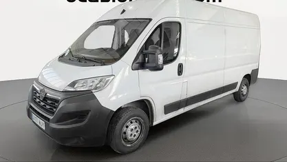 Usado Opel Movano 140 HP (102 kW) 2023 Branco Van