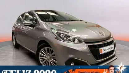 Usado 2018 Peugeot 208 Allure Utilitario | 8990 € (Precio justo)