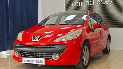 Usado Peugeot 207 Premium 120 CV (88 kW) 2008 Rojo Berlina