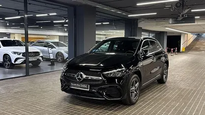 Usado Mercedes GLA250 AMG line 218 CV (160 kW) 2025 Negro noche SUV