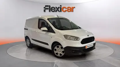 Usado Ford Tourneo Courier Trend 100 CV (73 kW) 2018 Blanco Monovolumen
