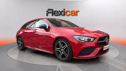 Usado Mercedes CLA200 Shooting Brake 163 CV (119 kW) 2019 Rojo Familiar