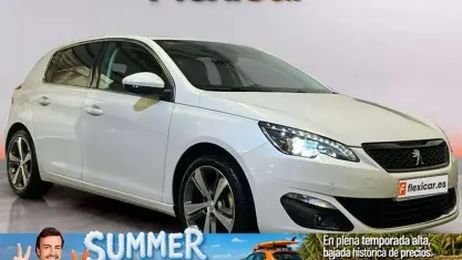Usado Peugeot 308 GT-line 131 CV (96 kW) 2017 Blanco Utilitario