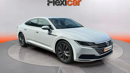 Usado VW Arteon 150 CV (110 kW) 2019 Blanco Coupe