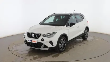 Usado Seat Arona Xperience 110 CV (80 kW) 2022 Blanco SUV