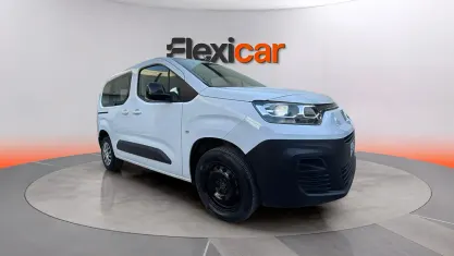 Usado Fiat Doblò 130 CV (95 kW) 2023 Blanco Monovolumen