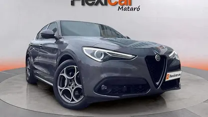 Gris Usado 2022 Alfa Romeo Stelvio Competizione SUV | 24.990 € (Buen precio)