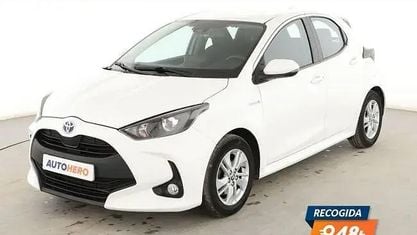 Usado Toyota Yaris Hybrid Business Edition 116 CV (85 kW) 2020 Blanco Berlina