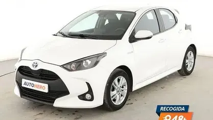 Używany Toyota Yaris Hybrid Business Edition 116 KM (85 kW) 2020 Biały Sedan/Limuzyna