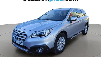 Usado Subaru Outback 175 CV (128 kW) 2017 Gris plata Familiar