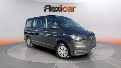 Usado VW Caravelle 150 CV (110 kW) 2023 Azul Monovolumen