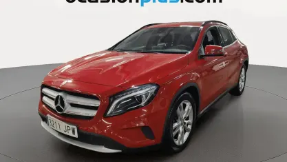 Usado Mercedes GLA220 Style 177 CV (130 kW) 2016 Rojo SUV