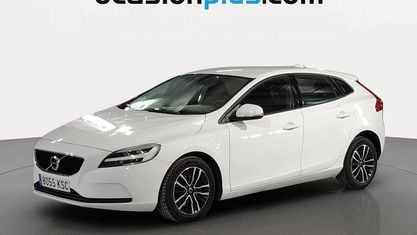 Begagnad Volvo V40 Momentum 122 HK (89 kW) 2018 Vit Halvkombi