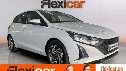 Usado Hyundai i20 84 CV (61 kW) 2024 Gris Utilitario