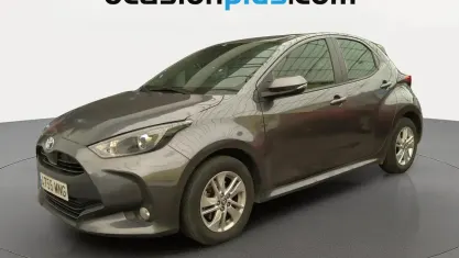 Usado Toyota Yaris Business Edition 116 CV (85 kW) 2024 Gris Utilitario