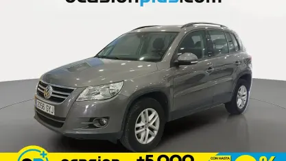 Usado VW Tiguan Advance 140 CV (102 kW) 2010 Gris SUV