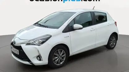 Usado Toyota Yaris Hybrid Active 100 CV (73 kW) 2019 Blanco Utilitario