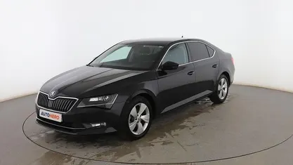 Negro Usado 2017 Skoda Superb Ambition Berlina | 16.299 € (Precio justo)