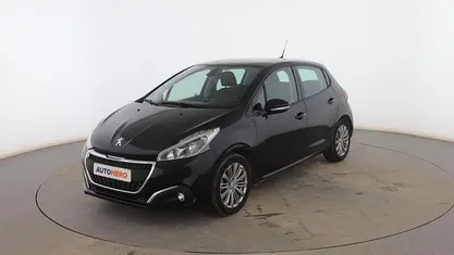 Usado 2019 Peugeot 208 Signature Sky Utilitario | 7499 € (Buen precio)