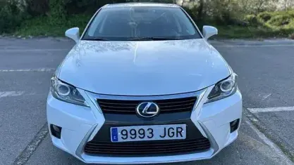Usado Lexus CT200h Sport Line 136 CV (100 kW) 2015 Blanco Berlina