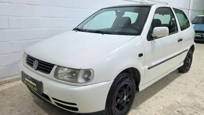 Usado VW Polo Conceptline 50 CV (36 kW) 1999 Blanco Utilitario