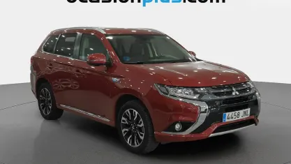 Usado Mitsubishi Outlander P-HEV 203 CV (149 kW) 2016 Rojo SUV