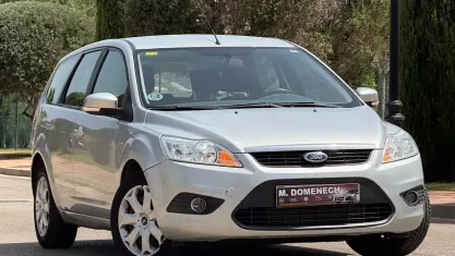 Usado Ford Focus Trend 90 CV (66 kW) 2010 Gris