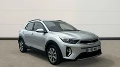 Gris Usado 2024 Kia Stonic SUV | 18.200 € (Precio justo)