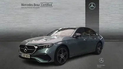 Usado Mercedes E220 197 CV (144 kW) 2025 Gris / plata Berlina