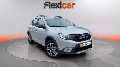 Usado Dacia Sandero Comfort 95 CV (69 kW) 2019 Gris Berlina