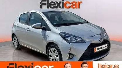 Usado Toyota Yaris Hybrid Active 100 CV (73 kW) 2019 Utilitario