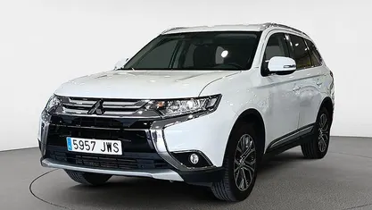 Blanco Usado 2017 Mitsubishi Outlander Motion SUV | 16.112 € (Precio justo)