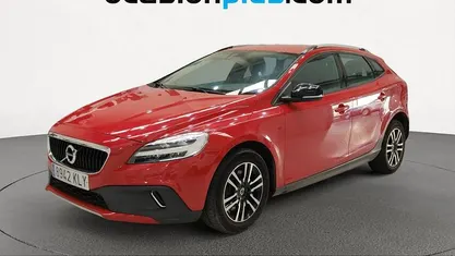 Usado Volvo V40 Plus 120 CV (88 kW) 2018 Rojo SUV