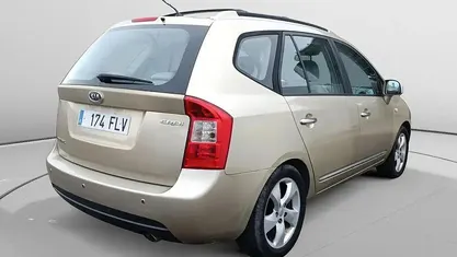 Usado Kia Carens Active 141 CV (103 kW) 2007 Beige Monovolumen