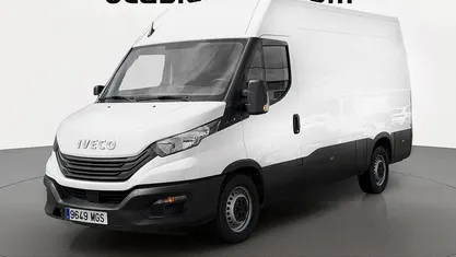 Usado Iveco Daily 156 CV (114 kW) 2023 Blanco Familiar