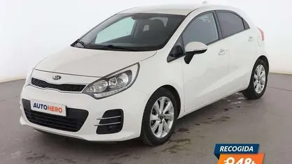 Blanco Usado 2016 Kia Rio Berlina | 8099 € (Buen precio)