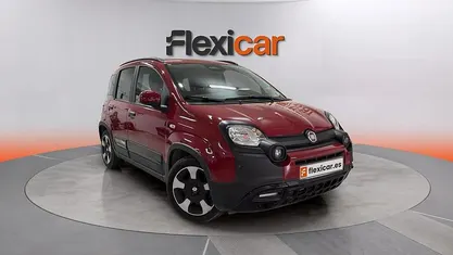 Usado Fiat Panda 71 CV (52 kW) 2024 Rojo Utilitario