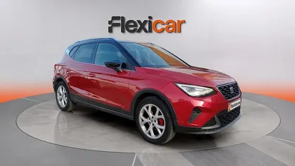 Käytetty Seat Arona FR 150 HP (110 kW) 2023 Punainen Katumaasturi