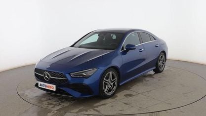 Usado Mercedes CLA200 AMG line 150 CV (110 kW) 2025 Azul Berlina
