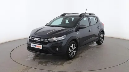 Gris Usado 2023 Dacia Sandero Expression Utilitario | 15.799 € (Precio justo)