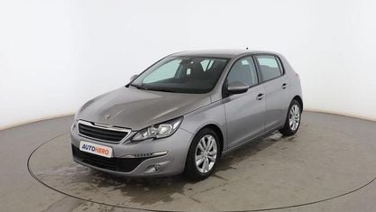 Usado Peugeot 308 Active 92 HP (67 kW) 2015 Cinzento Sedan