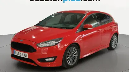 Usado Ford Focus ST-Line 125 CV (91 kW) 2018 Rojo Utilitario