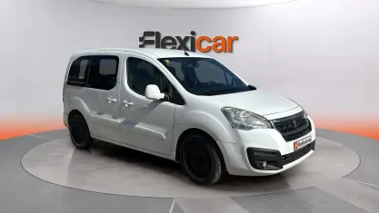 Usado Peugeot Partner Tepee Access 100 CV (73 kW) 2016 Blanco Monovolumen
