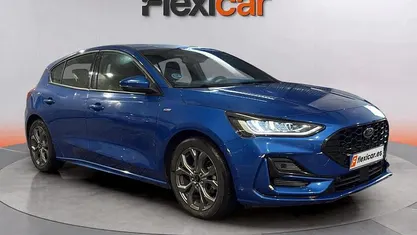Azul Usado 2023 Ford Focus ST-Line X Berlina | 15.990 € (Buen precio)