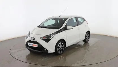 Usado Toyota Aygo X-play 72 CV (52 kW) 2019 Utilitario